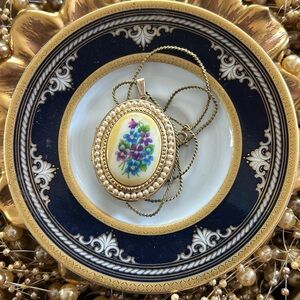 Vintage Sweet Violets Locket Pendant Necklace